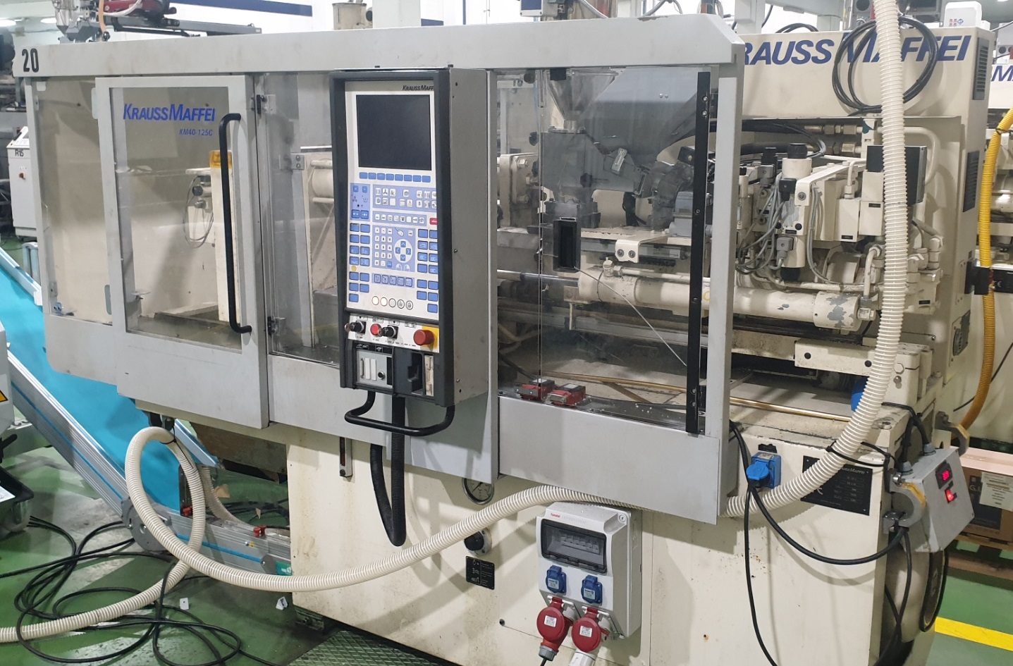 KRAUSS MAFFEI KM 40-125 C 40t injection molding machine (1999) id10779